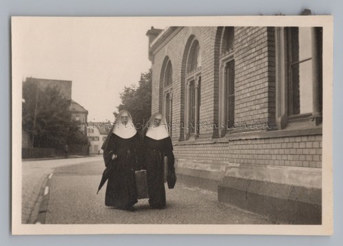 Geisenheim 1941 nuns with - 1941,